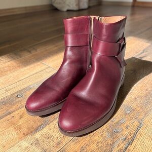 FITFLOP KNOT BURGUNDY LEATHER SIDE ZIP ANKLE BOOT SIZE 9